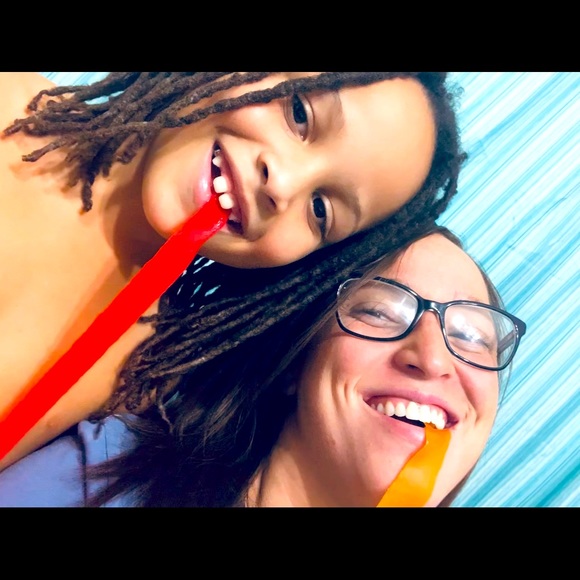 Meet your Posher, Deonna - Picture 1 of 1